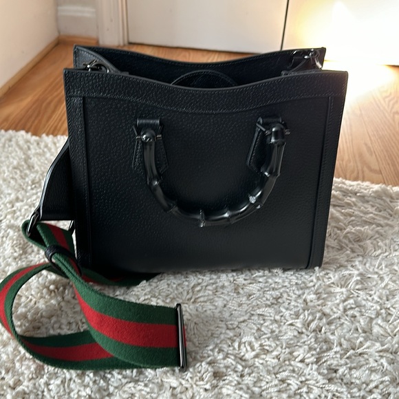 Small Gucci Diana Bag - Rare Black Handles (like new) - Picture 4 of 8